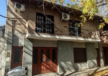 Casa en Venta con lote de 10 x 60 en calle 69 entre 1 y 2 