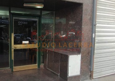 Departamento en venta en pleno centro de La Plata de tres dormitorios, habitación de servicio y cochera cubierta